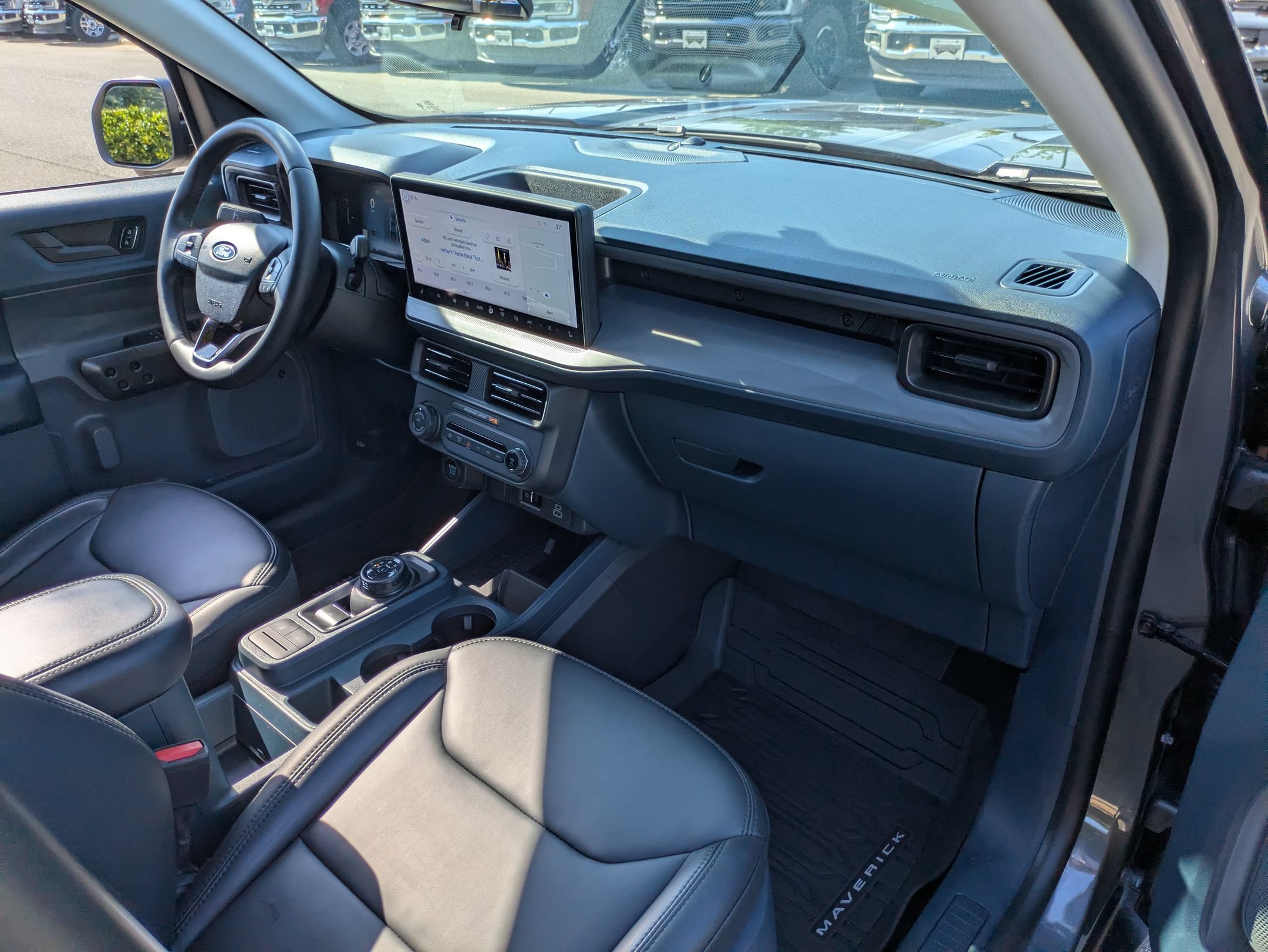 Certified 2025 Ford Maverick Lariat w/ Black Appearance Package AWD/4WD image 41