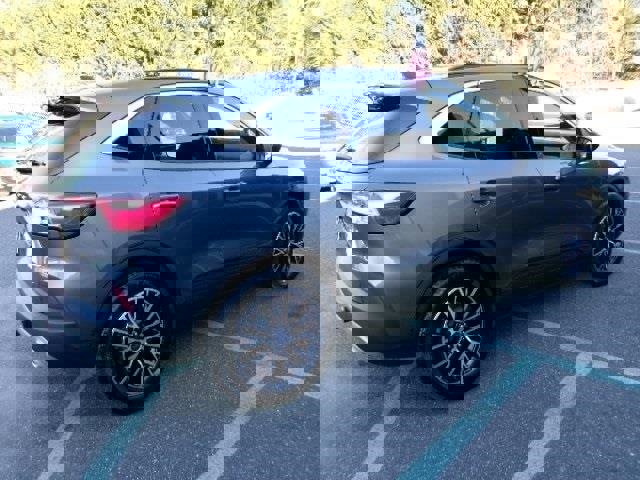 Certified 2022 Ford Escape SEL w/ Class II Trailer Tow Package image 2