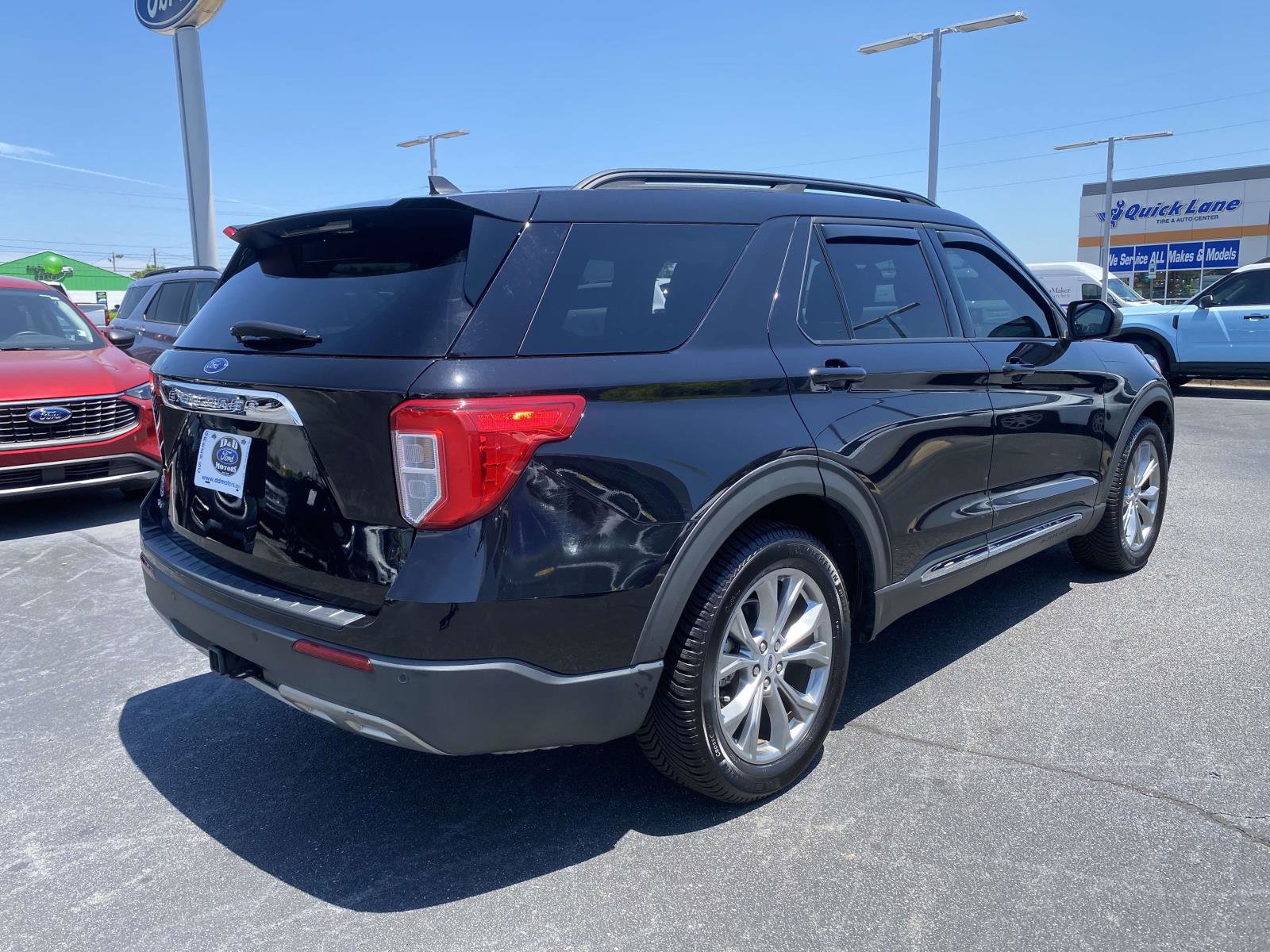 Certified 2021 Ford Explorer XLT w/ Equipment Group 202A RWD image 7
