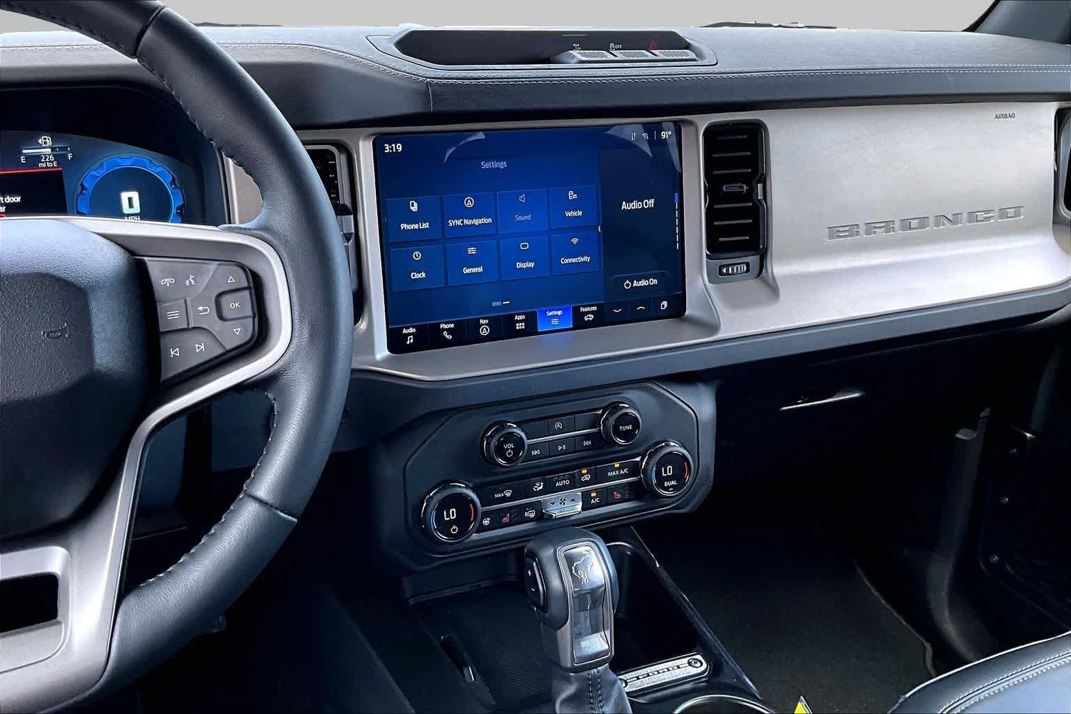 Certified 2025 Ford Bronco Outer Banks AWD/4WD image 7