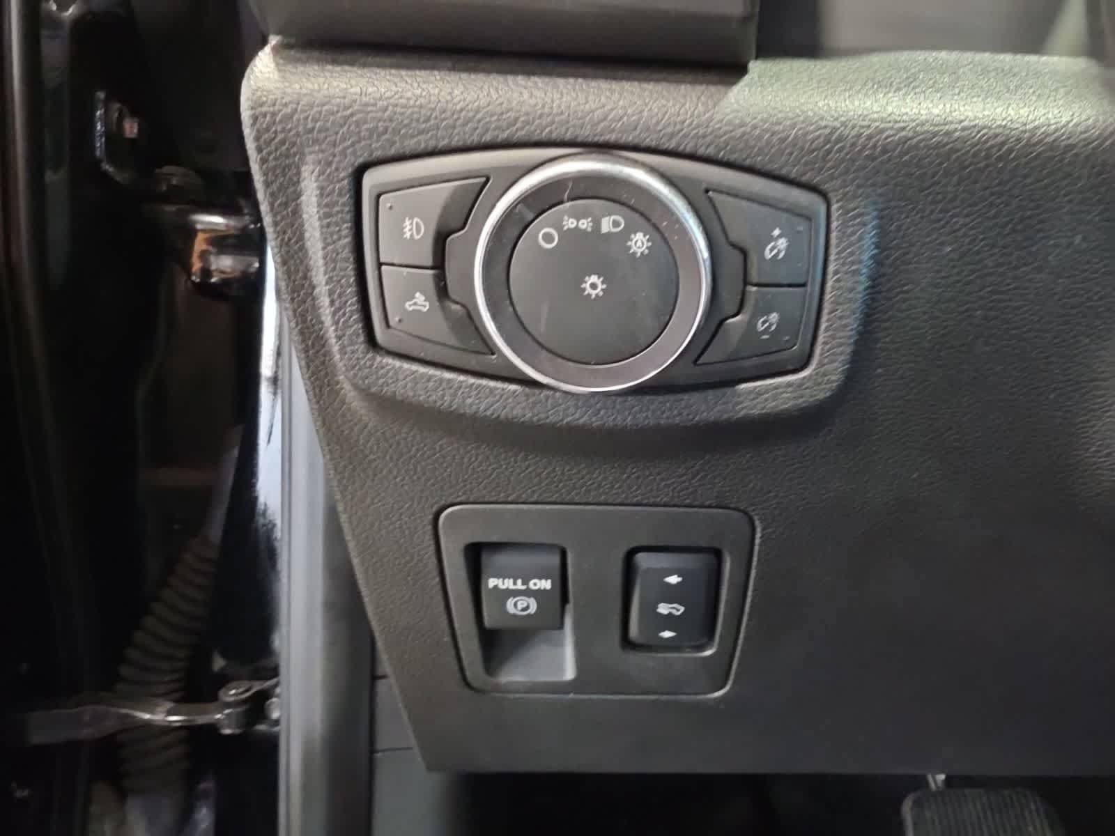 Certified 2018 Ford F150 XLT w/ Equipment Group 302A Luxury AWD/4WD image 26