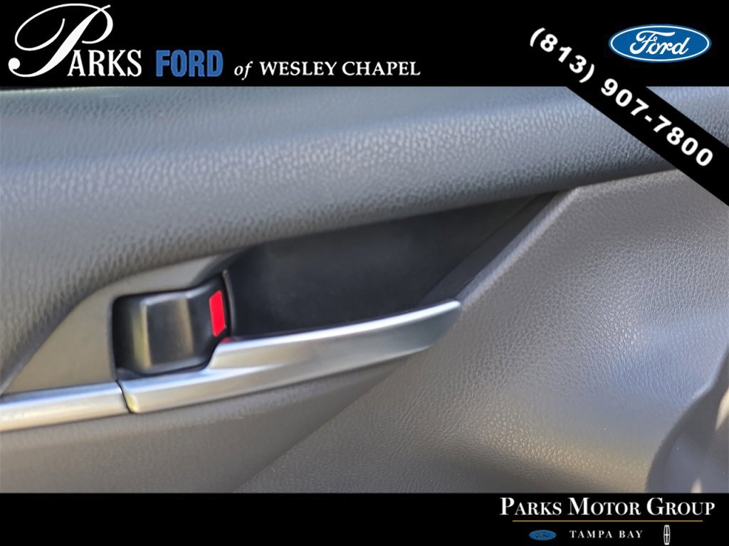 Used 2018 Toyota Camry L image 16