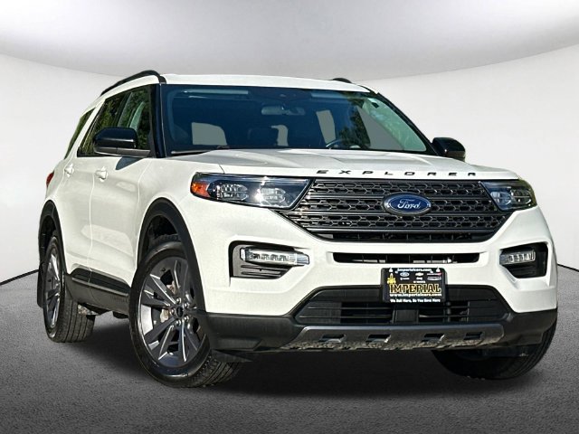 Certified 2023 Ford Explorer XLT w/ Equipment Group 202A AWD/4WD image 17