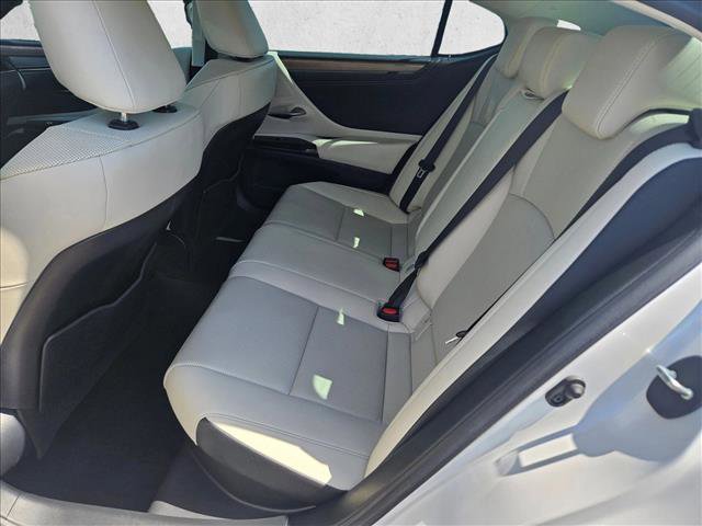 Used 2023 Lexus ES 300h w/ Premium Package FWD image 18