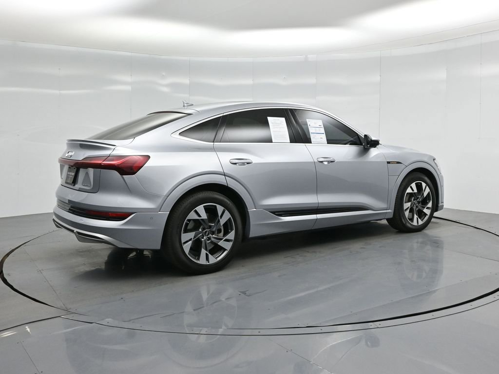 Used 2022 Audi e-tron Premium Plus image 28