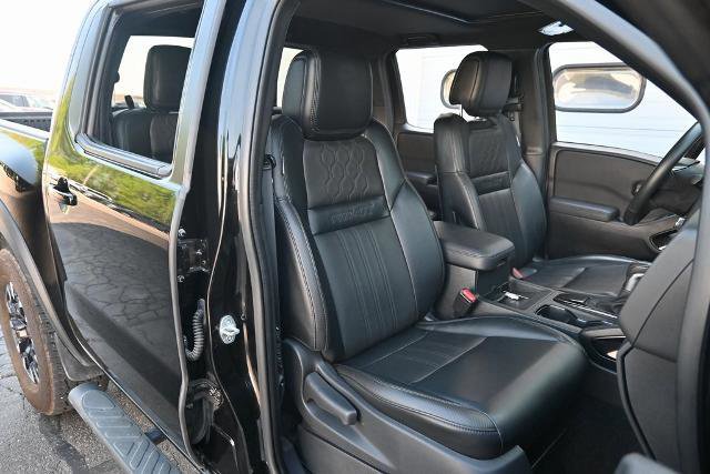 Used 2022 Nissan Frontier PRO-4X image 25