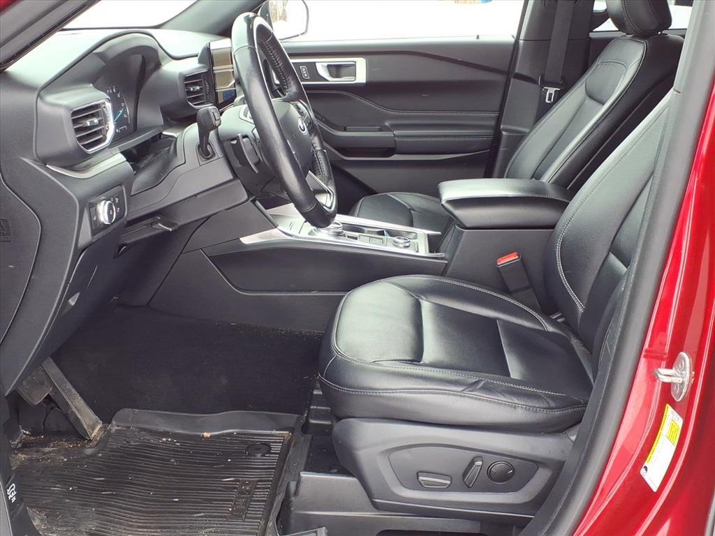 Certified 2020 Ford Explorer XLT w/ Equipment Group 202A image 7