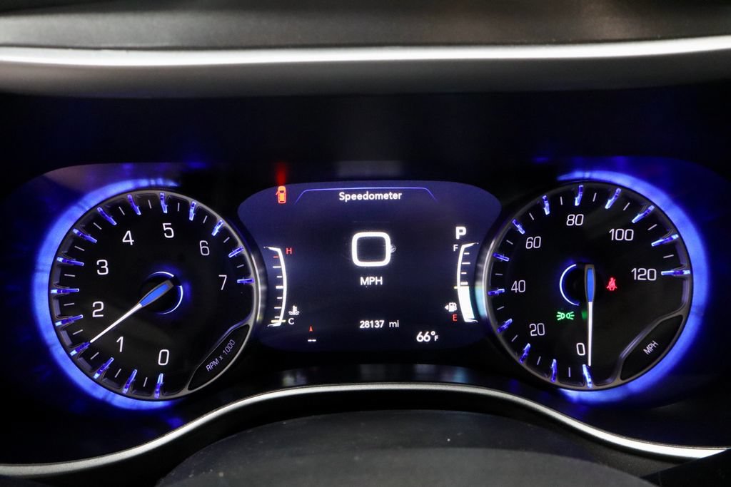 Used 2025 Chrysler Pacifica Select FWD image 27