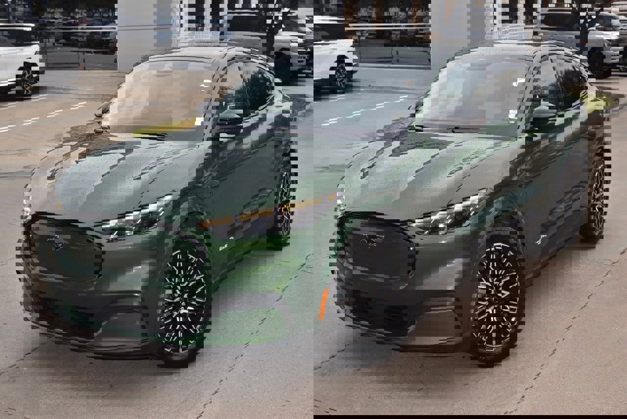 Certified 2025 Ford Mustang Mach-E Premium image 3