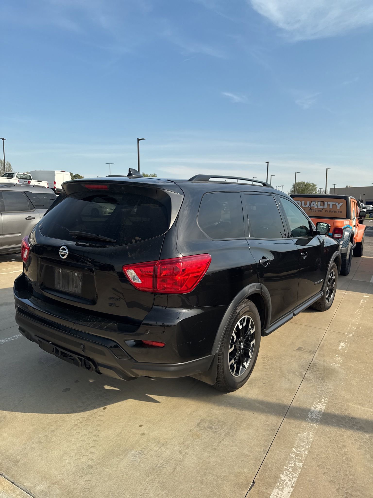 Used 2020 Nissan Pathfinder SL image 3