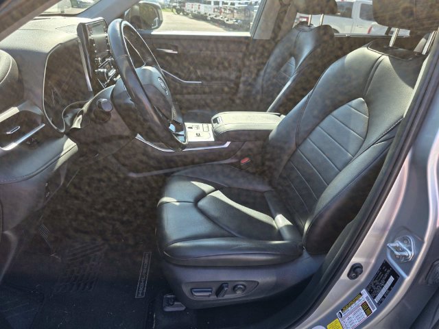 Used 2021 Toyota Highlander XLE FWD image 13