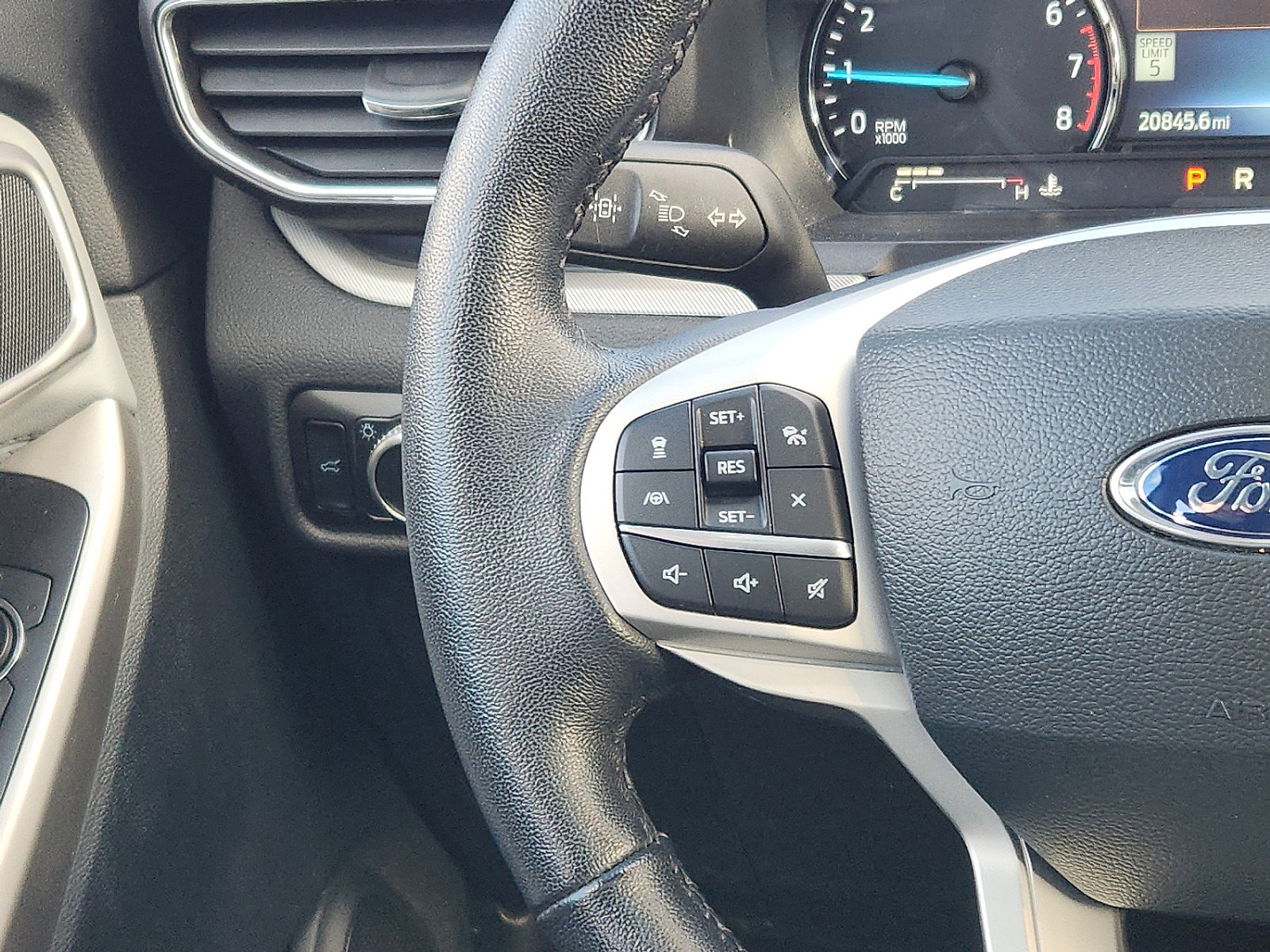 Certified 2023 Ford Explorer XLT w/ Equipment Group 202A image 15