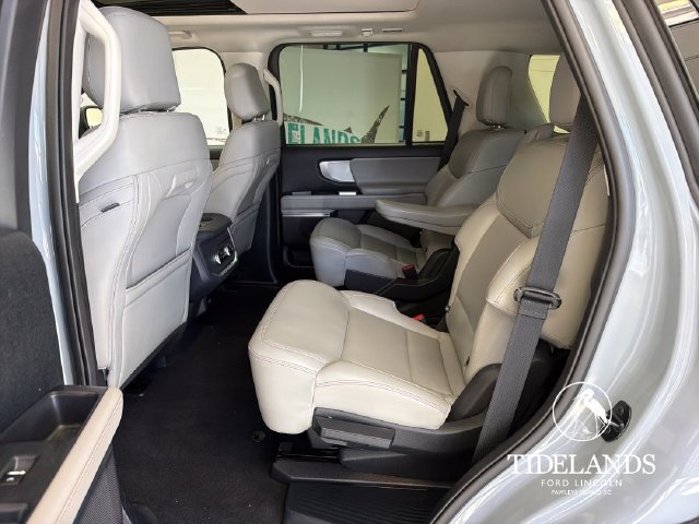 Certified 2025 Ford Expedition Active AWD/4WD image 30