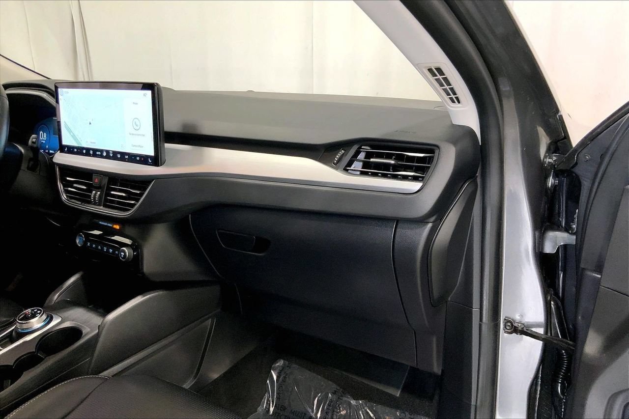 Certified 2024 Ford Escape Platinum AWD/4WD image 16