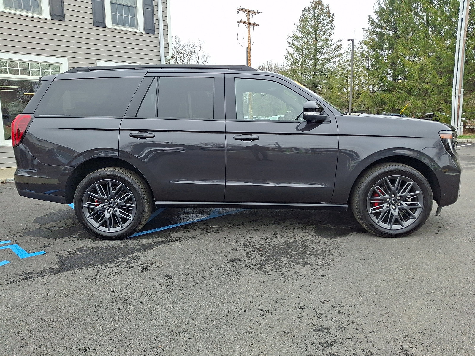 Certified 2025 Ford Expedition Platinum w/ Stealth Performance Package AWD/4WD image 5