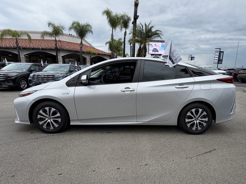 Used 2022 Toyota Prius Prime XLE image 6