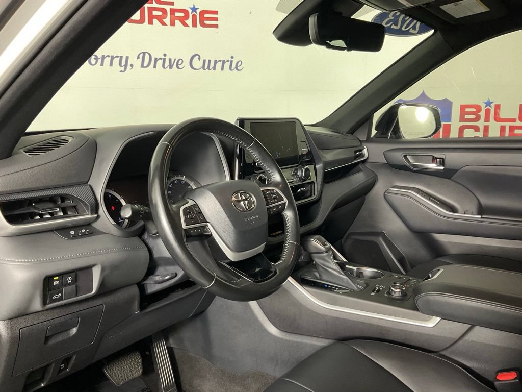 Used 2023 Toyota Highlander XSE AWD/4WD image 13