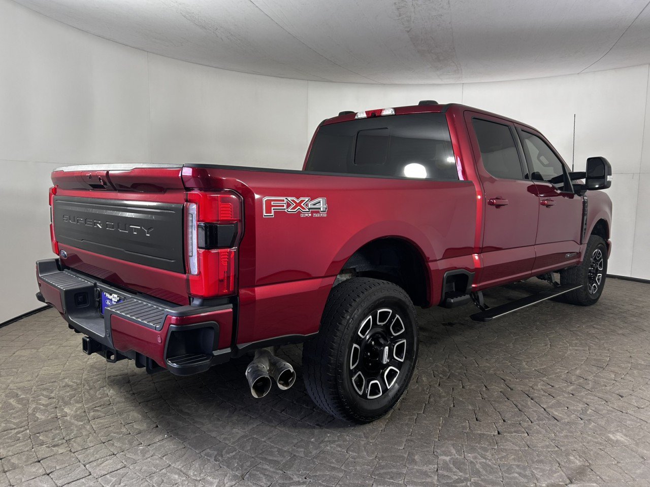 Certified 2025 Ford F350 Platinum w/ FX4 Off-Road Package AWD/4WD image 9