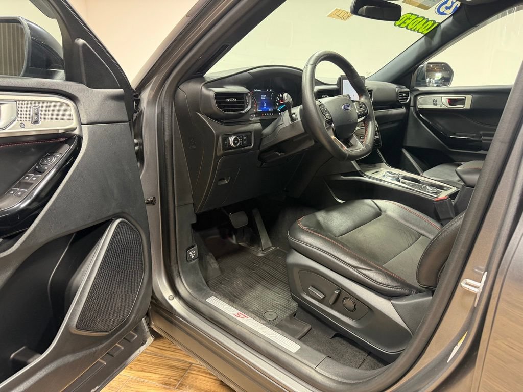 Certified 2023 Ford Explorer ST-Line w/ Class IV Trailer Tow Package AWD/4WD image 28