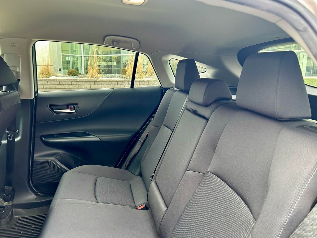 Used 2021 Toyota Venza LE image 11