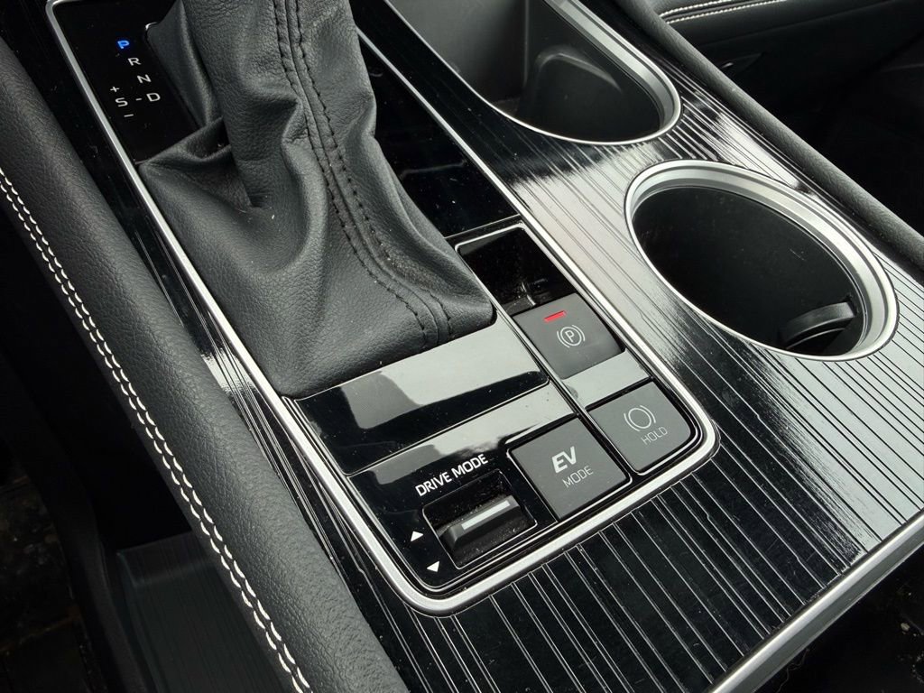 Used 2025 Toyota Sienna XSE w/ XSE Plus Package image 13