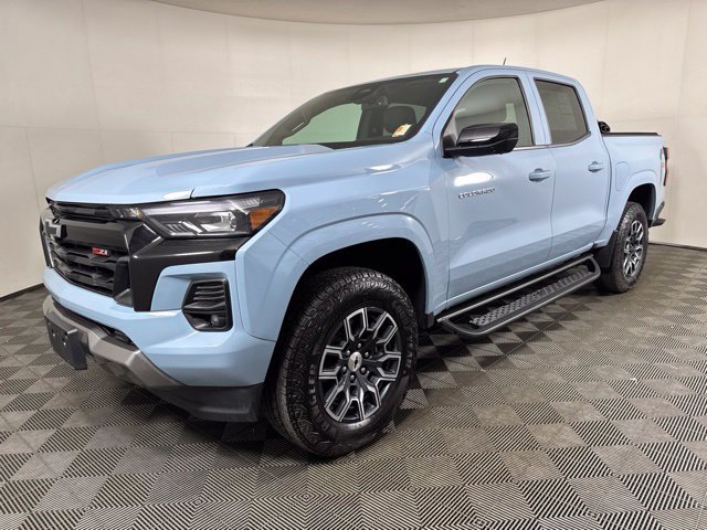 Used 2025 Chevrolet Colorado Z71 AWD/4WD image 8