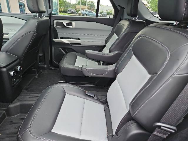 Certified 2022 Ford Explorer XLT w/ Equipment Group 202A AWD/4WD image 11