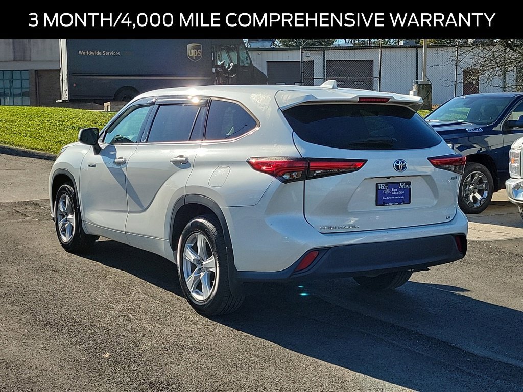 Used 2020 Toyota Highlander LE FWD image 3