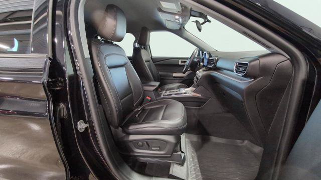 Certified 2022 Ford Explorer XLT w/ Equipment Group 202A AWD/4WD image 16