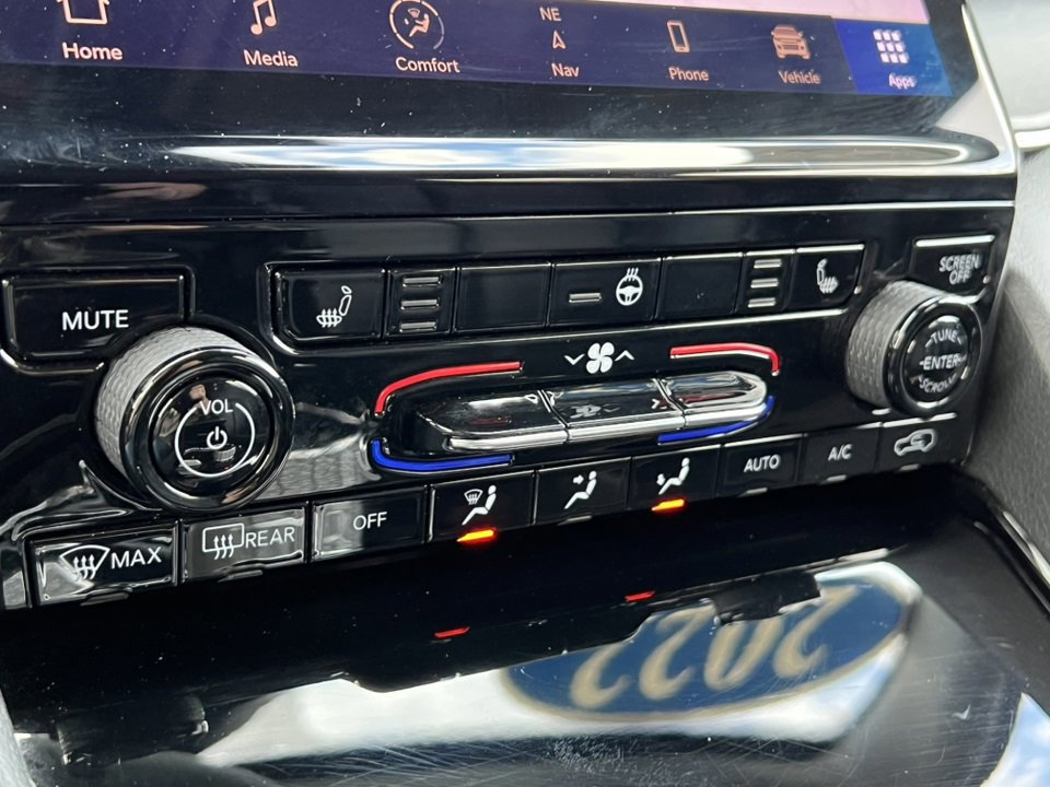 Used 2022 Jeep Grand Cherokee L Limited image 31