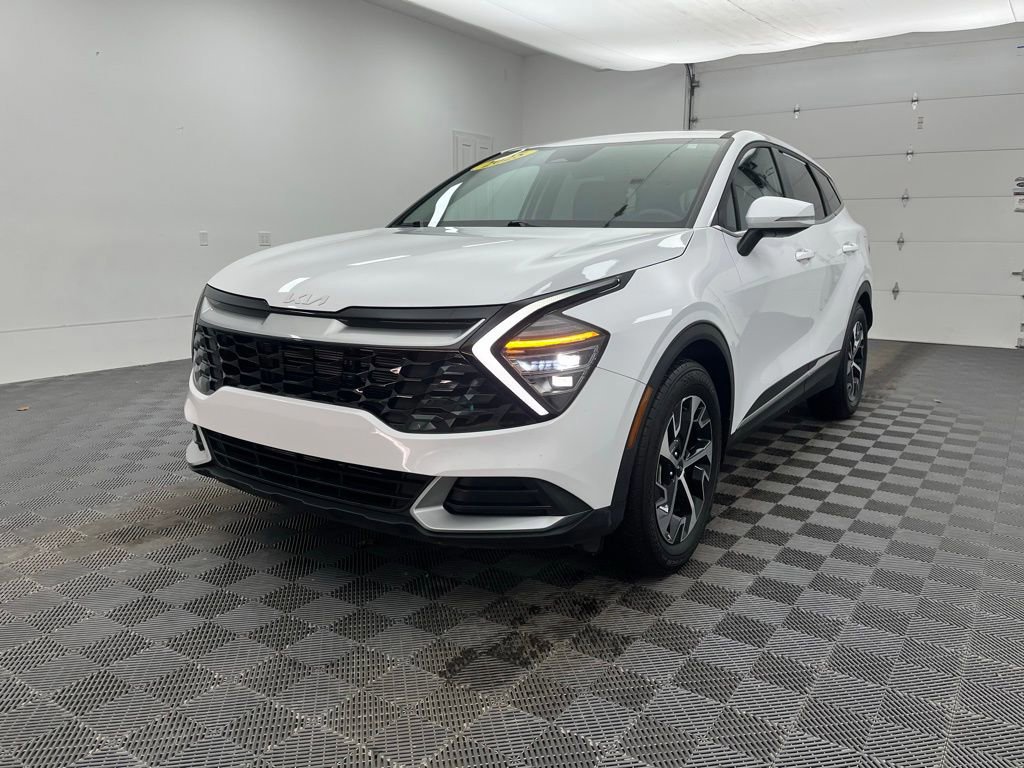 Used 2025 Kia Sportage EX image 7