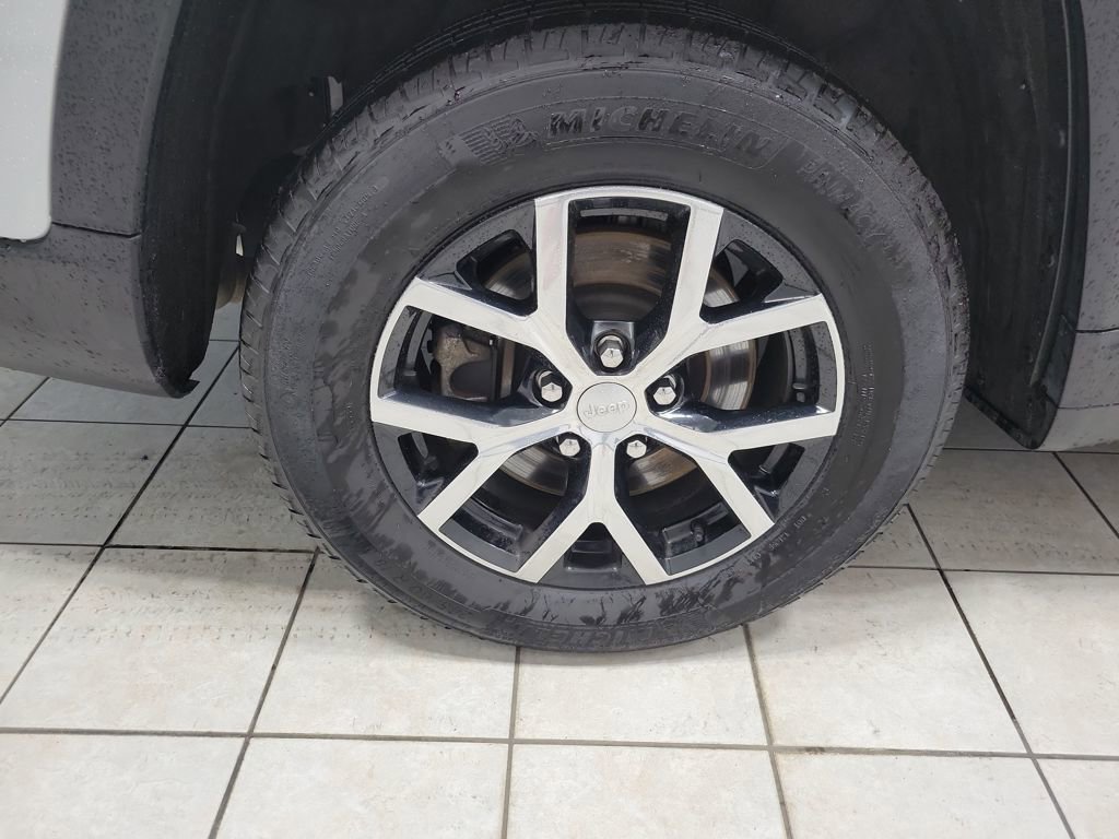 Used 2024 Jeep Grand Cherokee L Limited w/ Luxury Tech Group II image 57