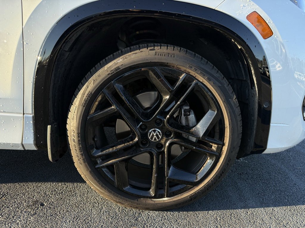 Used 2025 Volkswagen Tiguan SE R-Line image 33