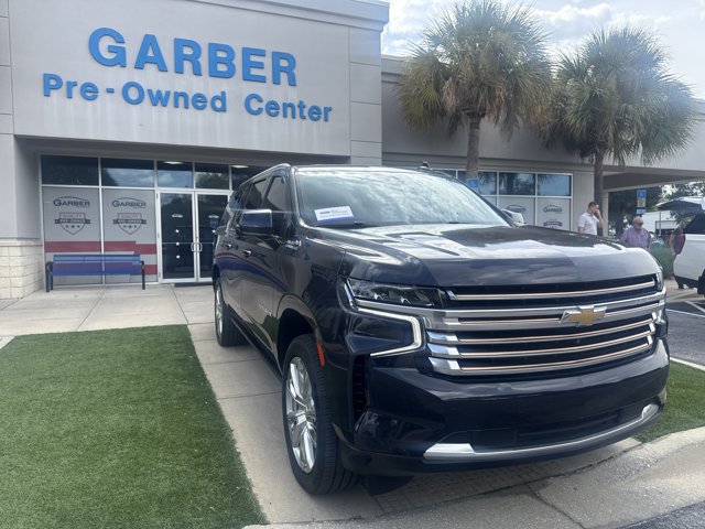 Used 2023 Chevrolet Suburban High Country w/ LPO, Illumination Package AWD/4WD image 3