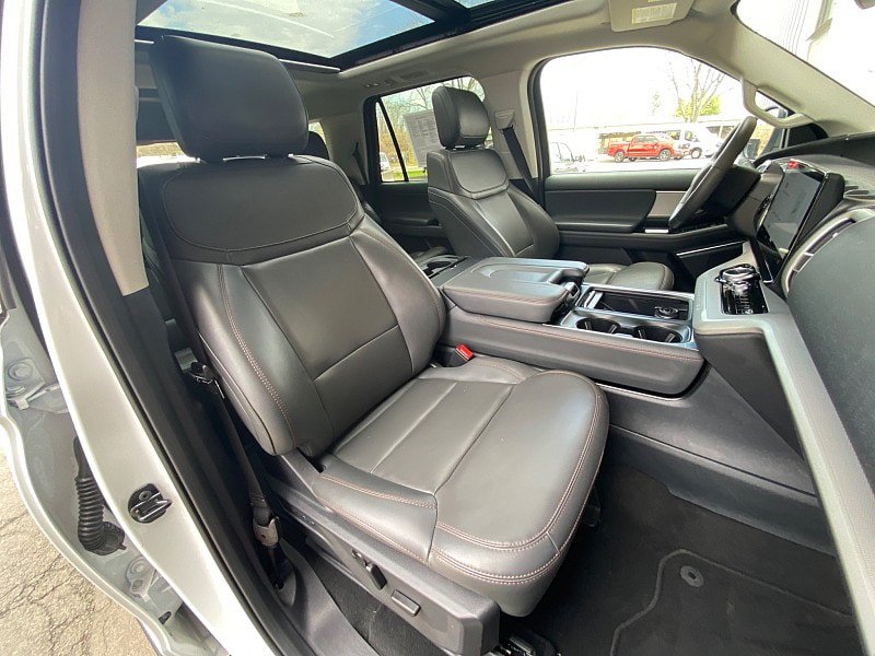 Certified 2025 Ford Expedition Active AWD/4WD image 29