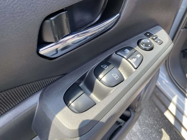 Used 2024 Nissan Kicks SV FWD image 18