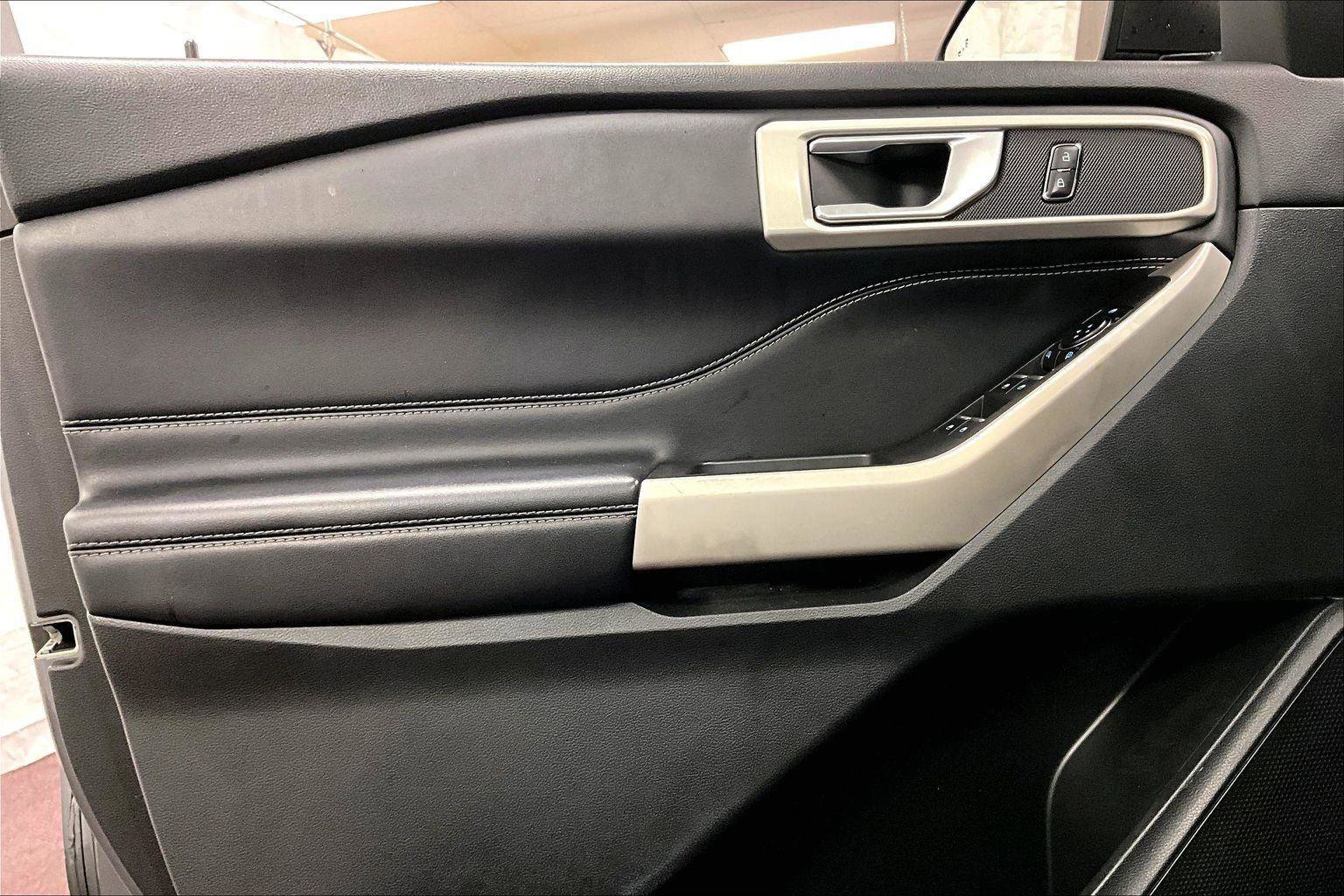 Certified 2022 Ford Explorer XLT w/ Equipment Group 202A image 22