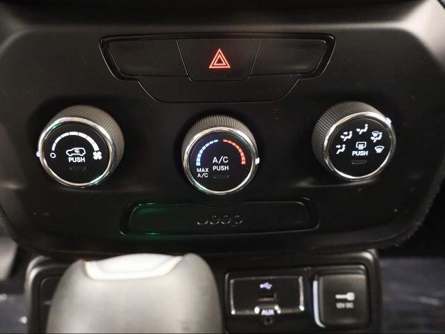 Used 2018 Jeep Renegade Sport w/ Power & Air Group image 38