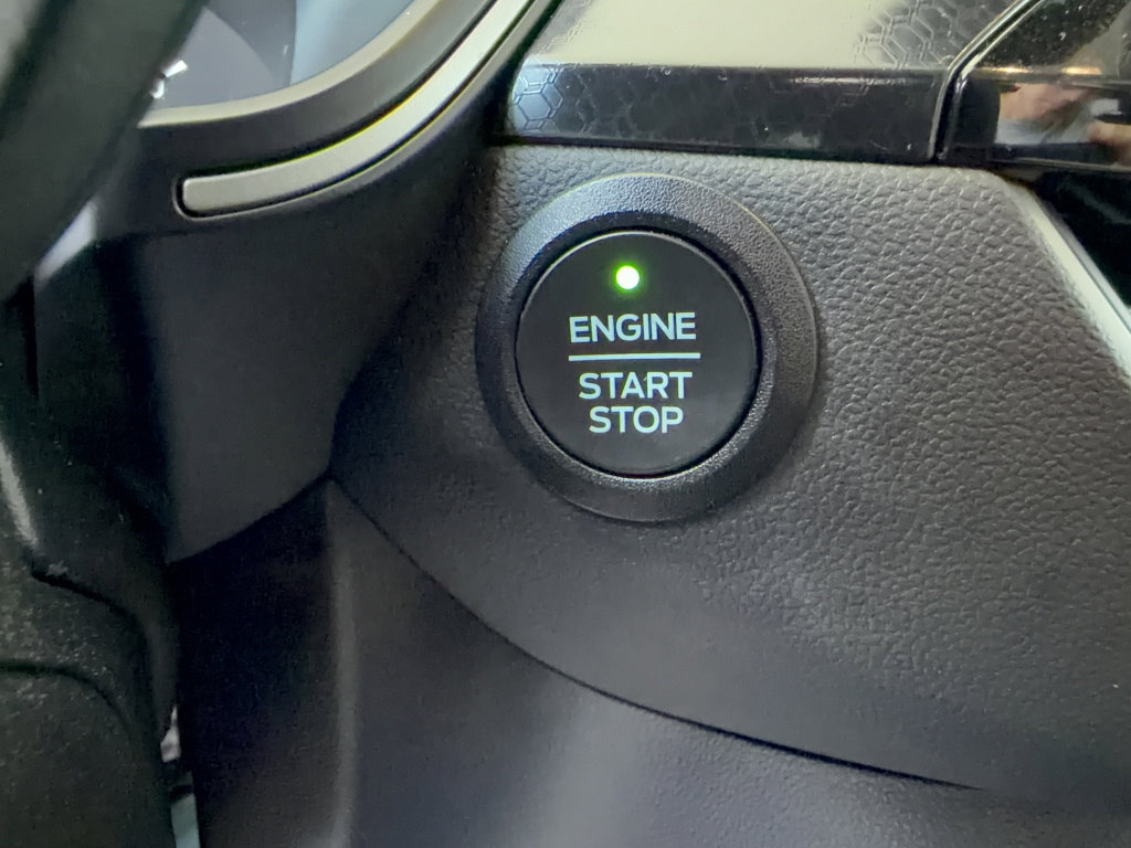 Certified 2022 Ford Escape SEL w/ SEL Stealth AWD Package image 25