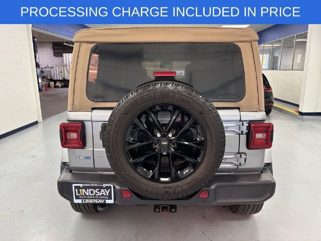 Used 2021 Jeep Wrangler Unlimited Sahara w/ Cold Weather Group AWD/4WD image 28