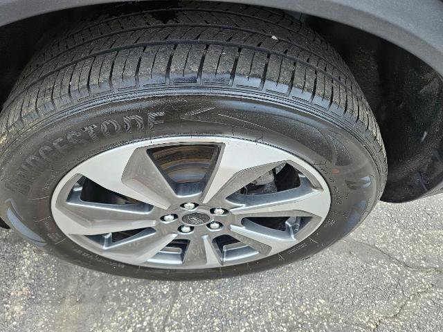 Certified 2025 Ford Escape Platinum w/ Class II Trailer Tow Package AWD/4WD image 9