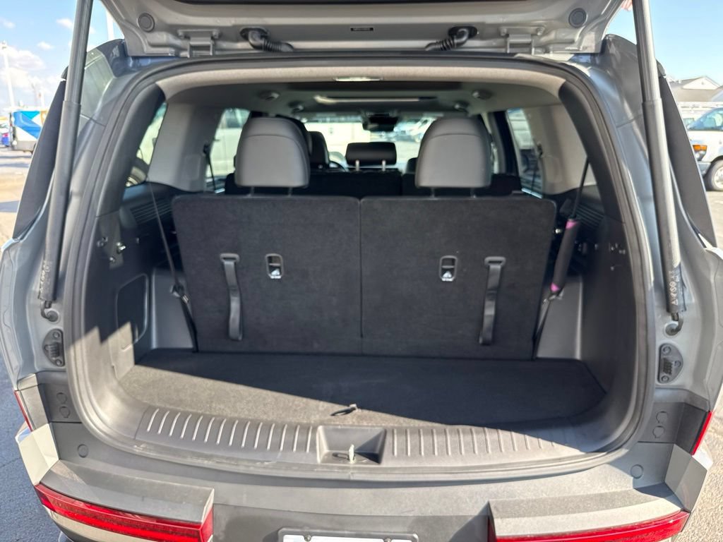 Used 2025 Hyundai Santa Fe Limited AWD/4WD image 44