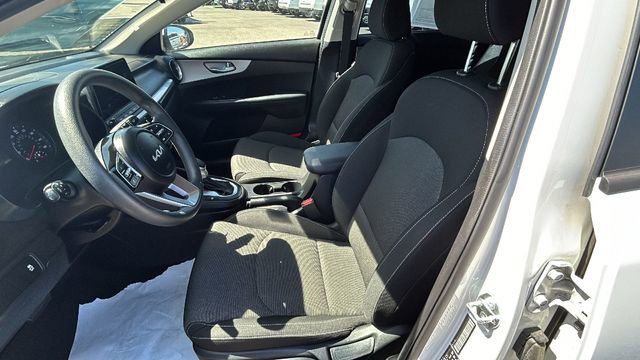 Used 2024 Kia Forte LXS FWD image 17