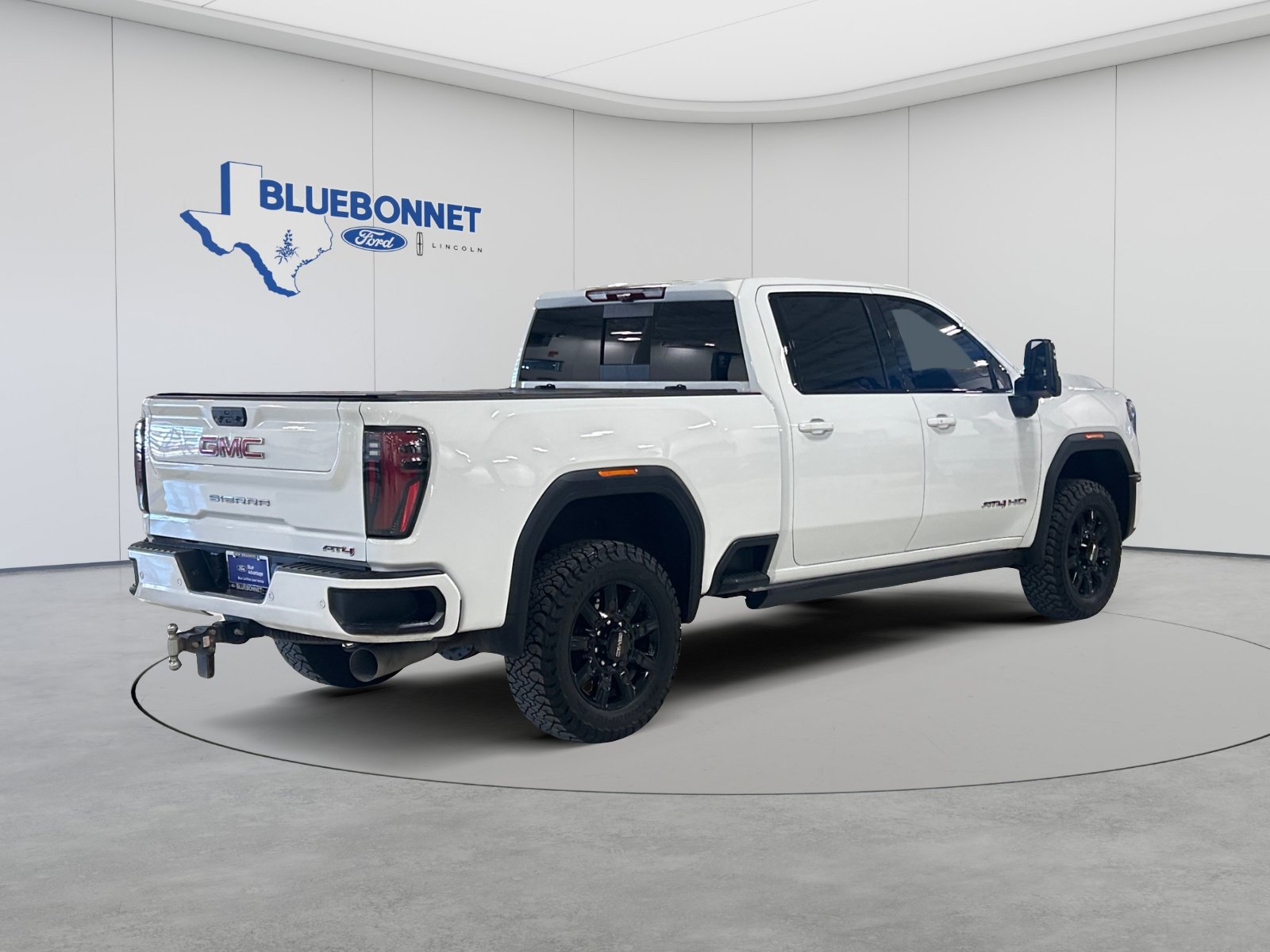 Used 2025 GMC Sierra 2500 AT4 w/ AT4 Premium Plus Package AWD/4WD image 5