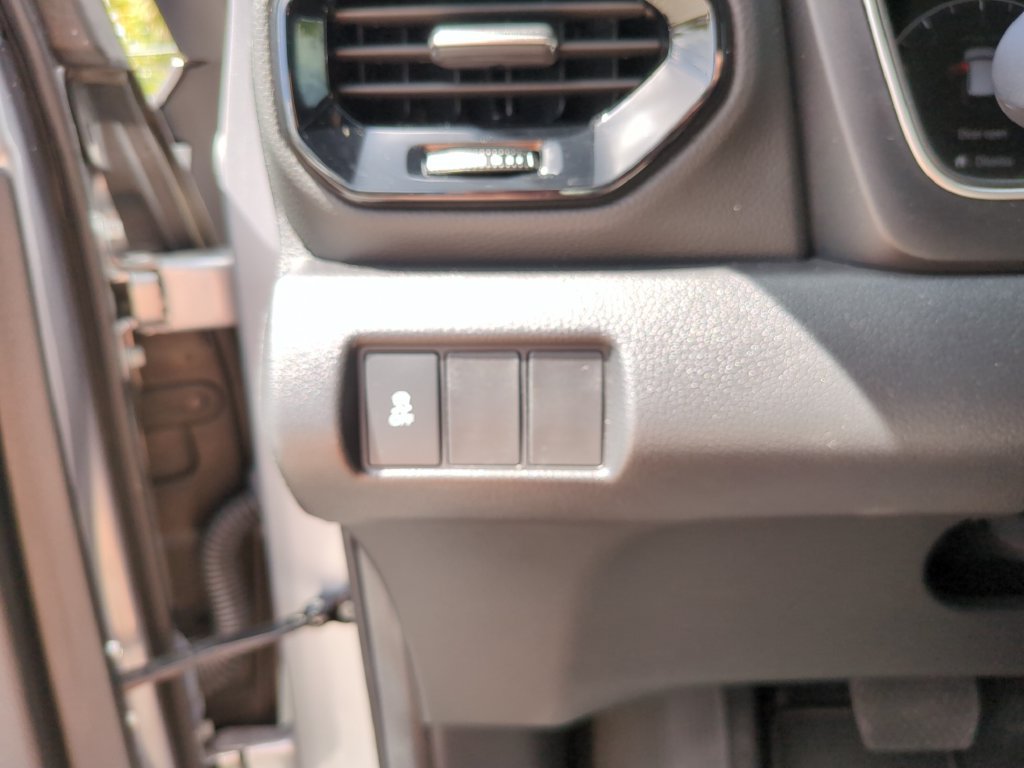 Used 2025 Honda Pilot Sport image 29