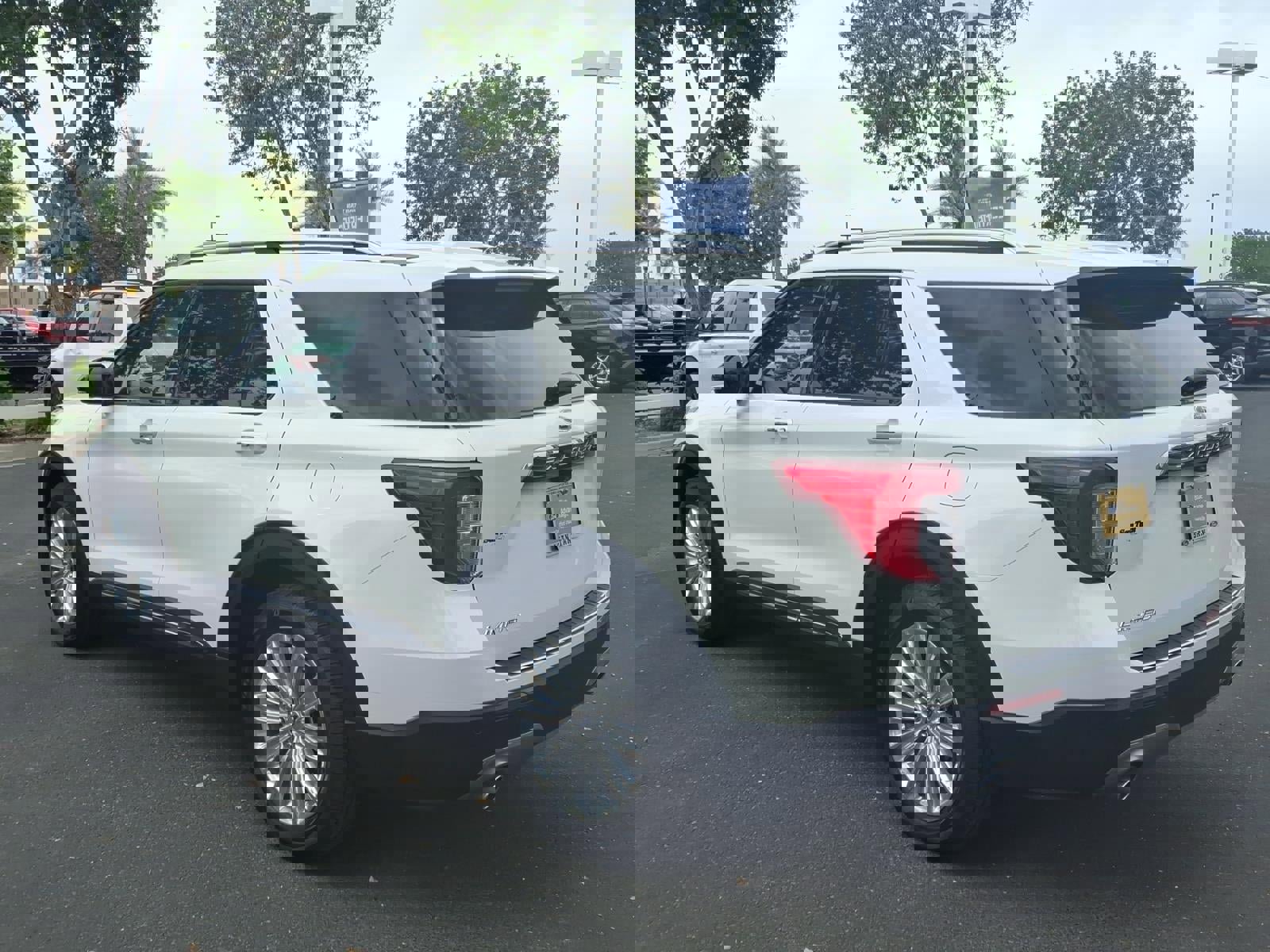 Certified 2023 Ford Explorer Limited w/ Limited Technology Package image 6