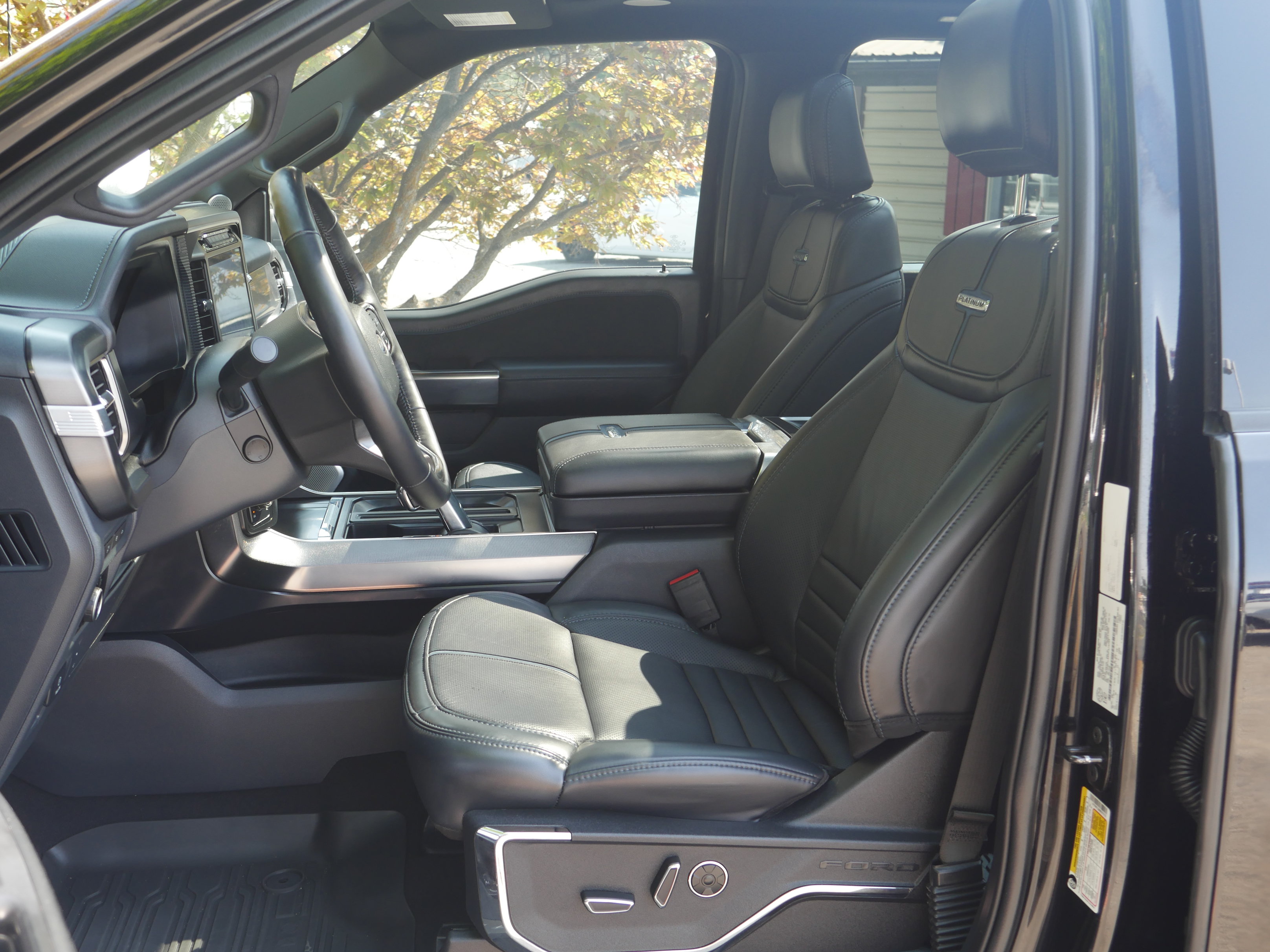 Certified 2024 Ford F150 Platinum w/ FX4 Off-Road Package AWD/4WD image 3