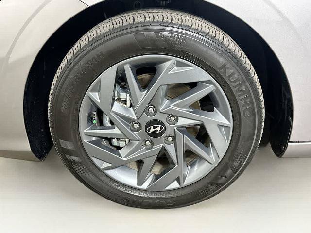 Used 2024 Hyundai Elantra Blue FWD image 8