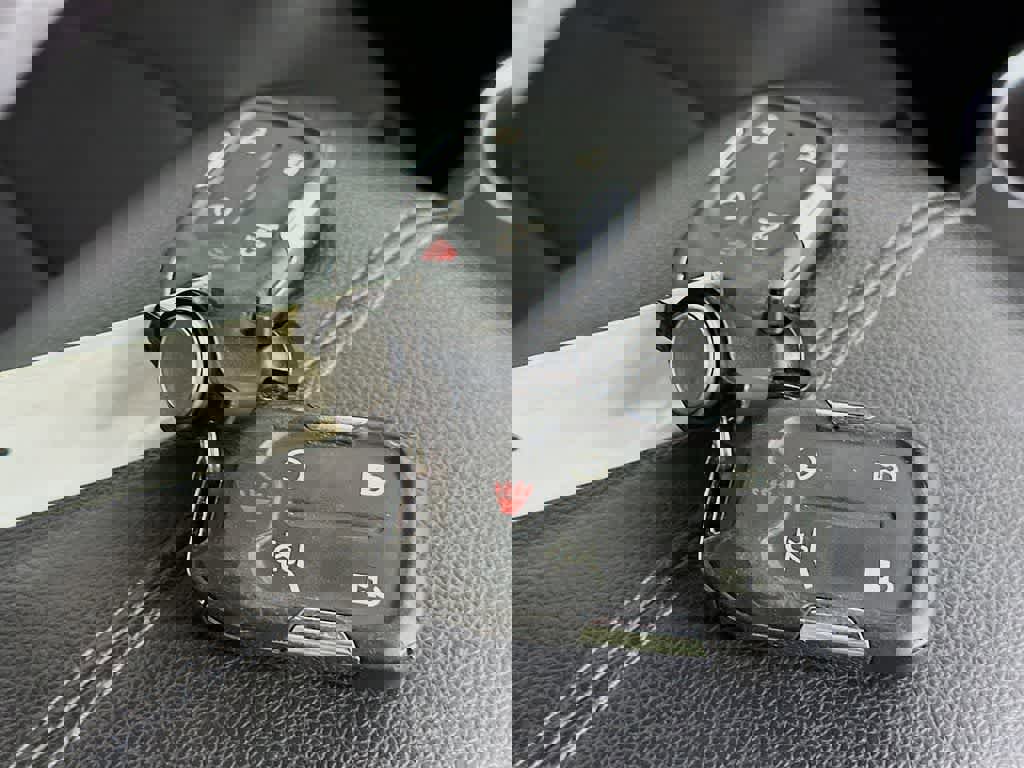 Used 2023 GMC Terrain SLT image 21