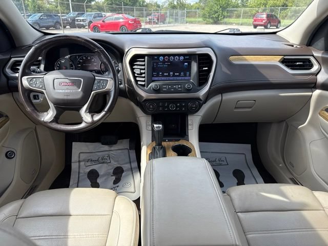 Used 2017 GMC Acadia Denali w/ Technology Package AWD/4WD image 16
